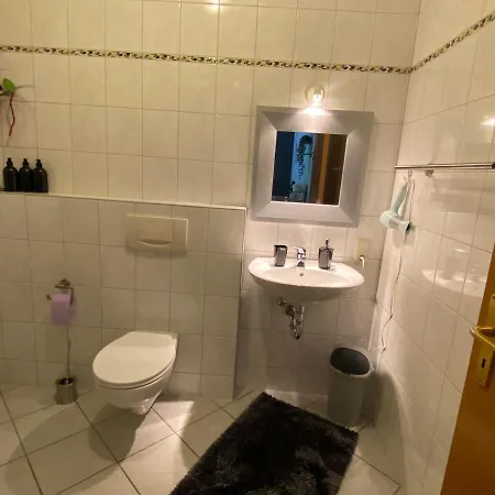 Rooms4ring Am Nurburgring Guest house Quiddelbach