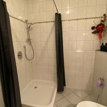 Rooms4ring Am Nurburgring ゲストハウス *